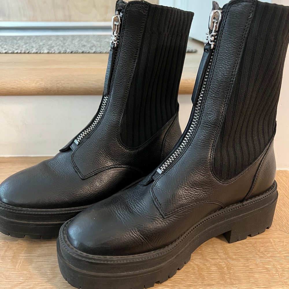 Sam Edelman Waterproof Chelsea Lug Sole Boots, Black Leather size 6 like new